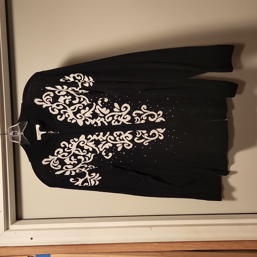 Christopher & Banks black and cream zip front sweater